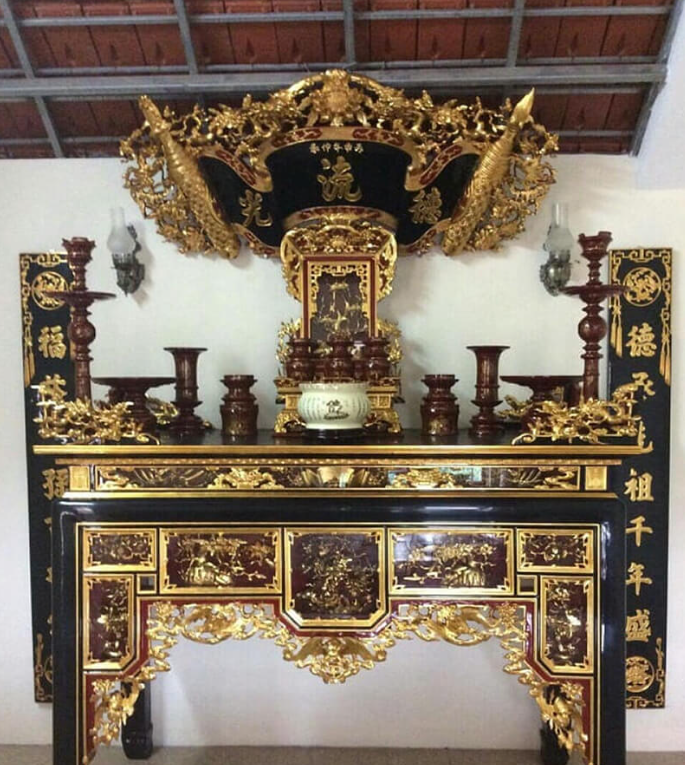 Gỗ mít làm bàn thờ tượng trưng cho sự đầy đủ viên mãn